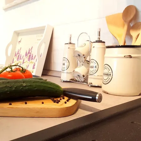 Mary's Garden Apartment *