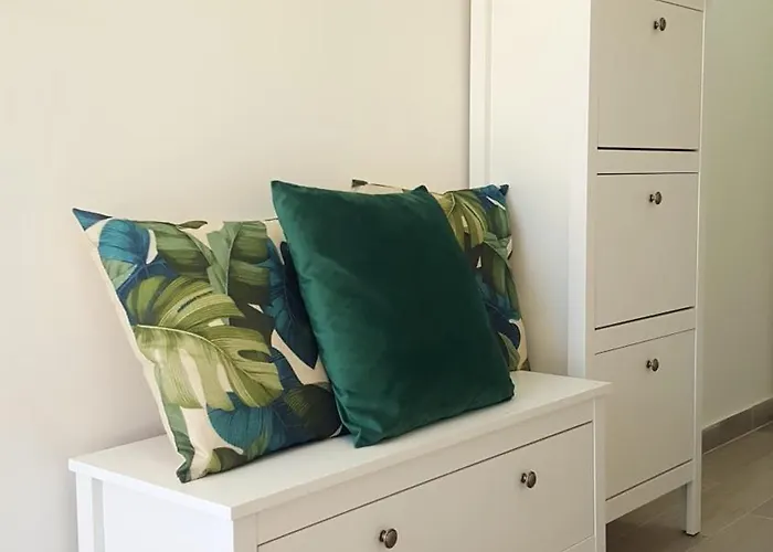 Mary's Garden Апартаменты *