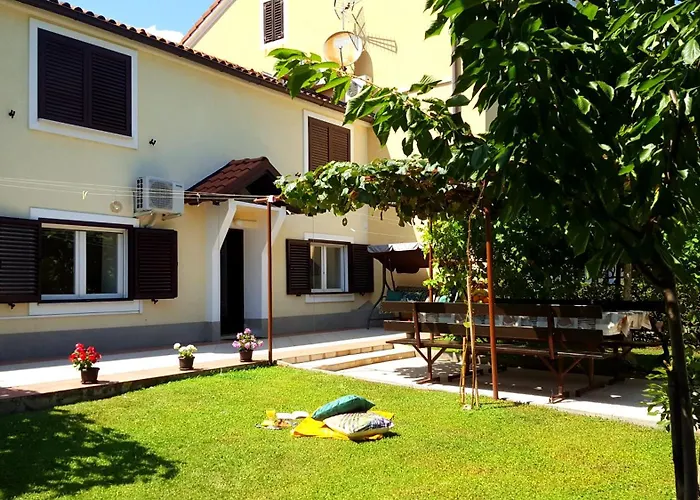 Mary's Garden Опатия