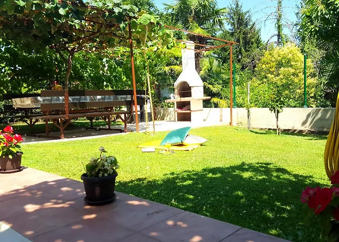 Mary's Garden Апартаменты *